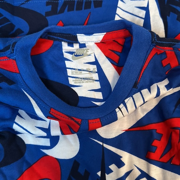 Two Nike shirts 3-4yrs. Brand new never worn - Picture 7 of 7